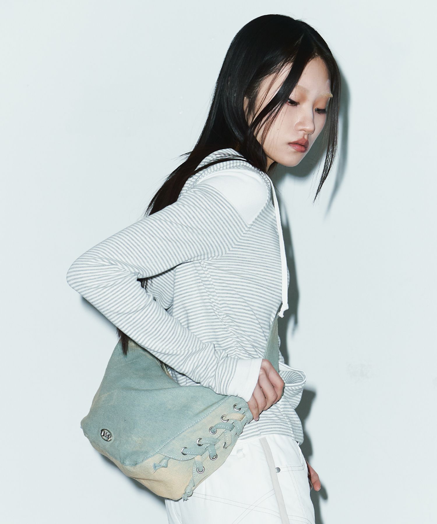 【ORDINARY HOLIDAY】lace up hobo bag ホボバッグ / 追跡付 MUSINSA | ORDINARY HOLIDAY Lace-up hobo bag [2 COLOR]