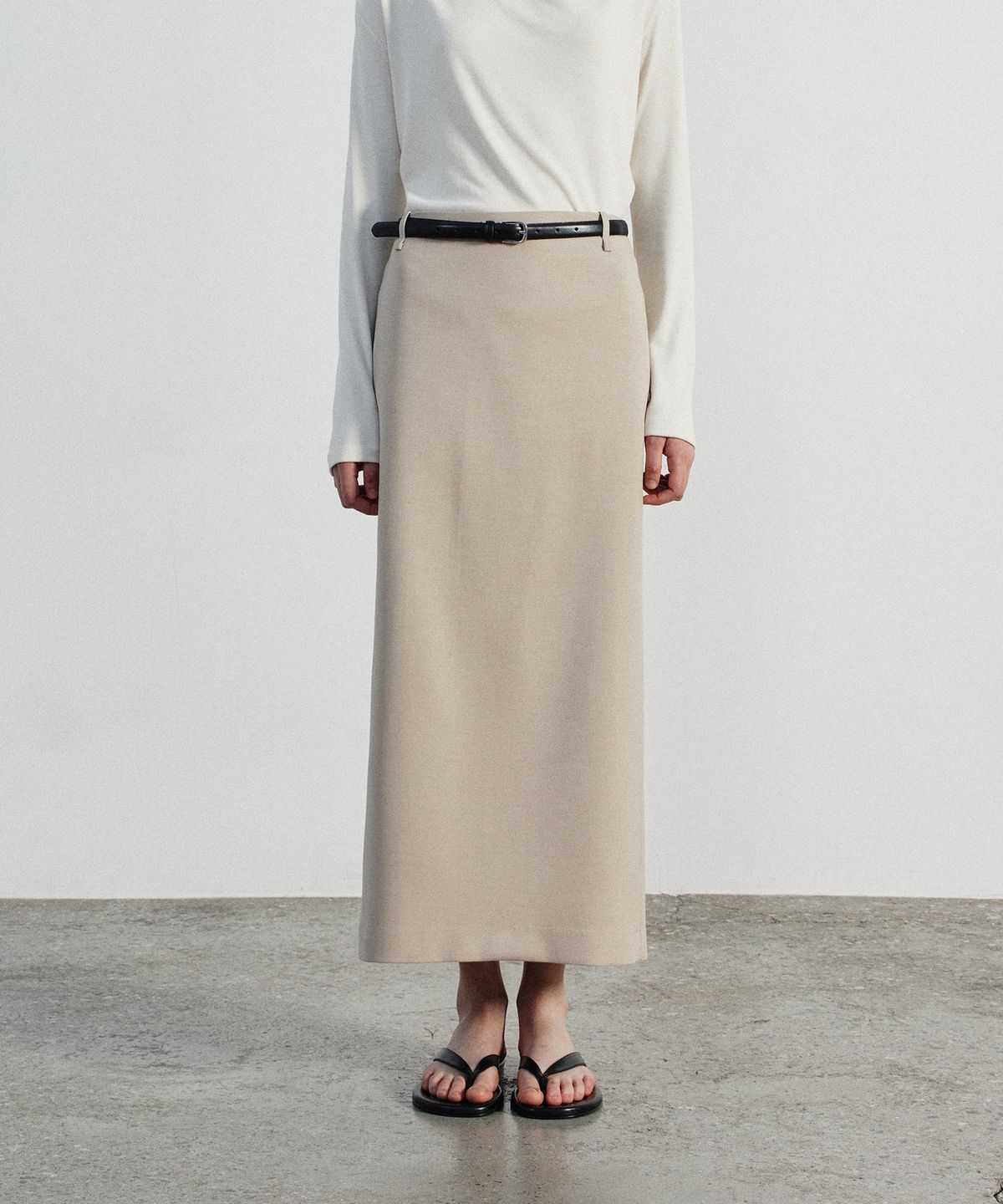 노티아(NOTIA) STANDARD FIT LONG SKIRT - BEIGE