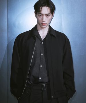 [서강준 PICK] 도브 울 크롭 미니멀 블루종 자켓 [BLACK]