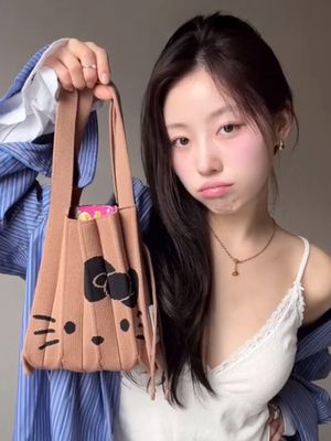 Lucky Pleats Knit S Hello Kitty Tan Brown