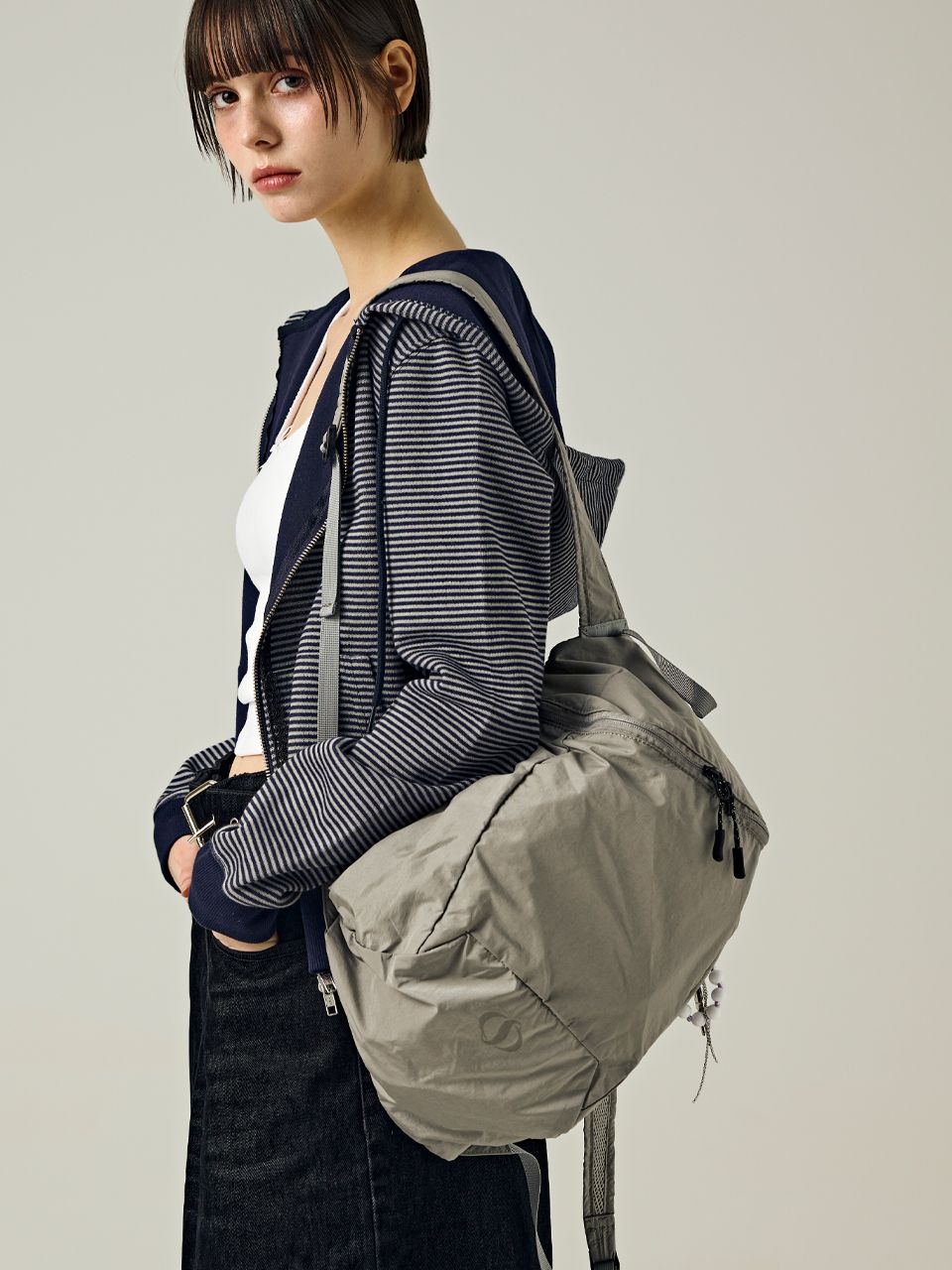 【saladbowls】 500 Lip Light Backpack /追跡付 MUSINSA公式 | SALAD BOWLS 500 LIP Light Backpack [GRAY]