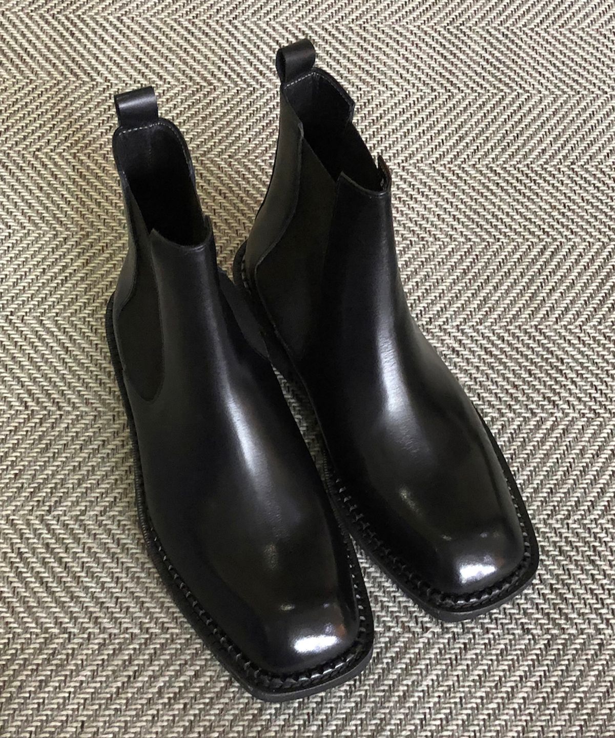 조앤슈(JOENSHOE) 킹 스퀘어 첼시부츠 블랙