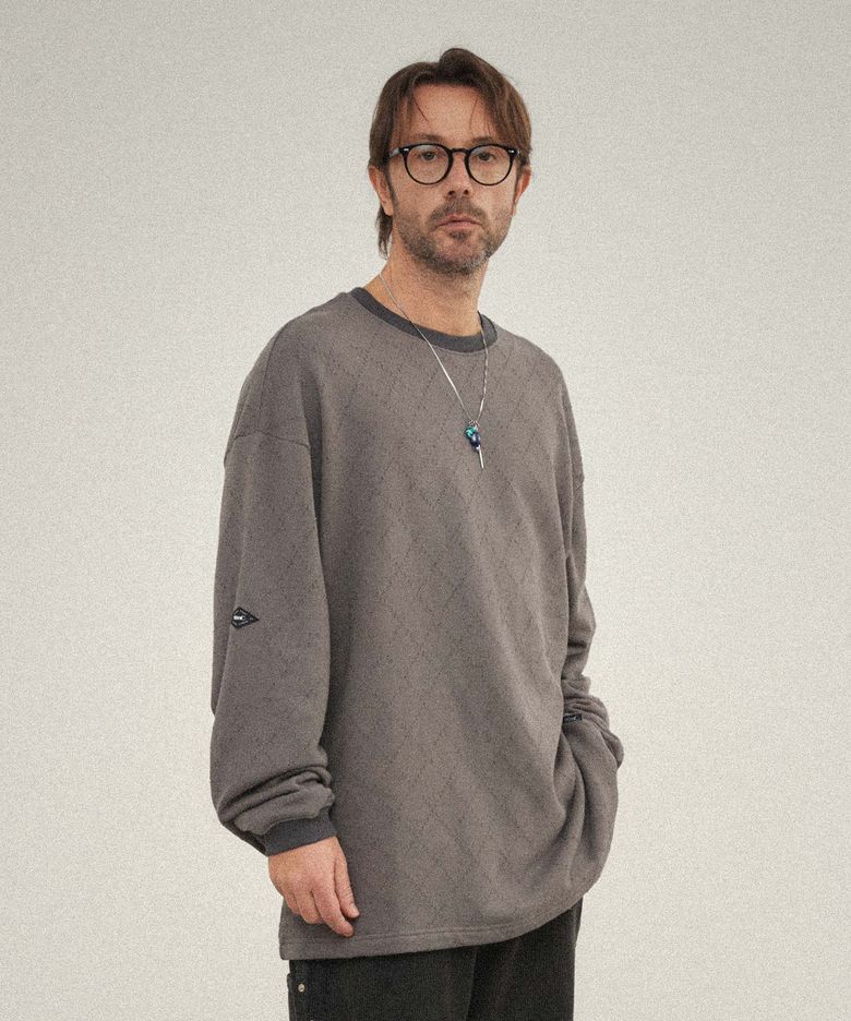 아가일 펀칭 롱슬리브_PALE KHAKI