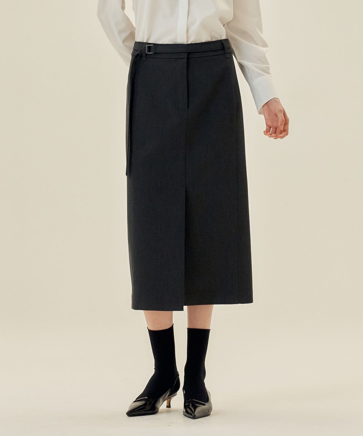 마인드브릿지 우먼(MIND BRIDGE WOMEN) [COUTURE]H라인 벨티드 슬릿 스커트 - 2color