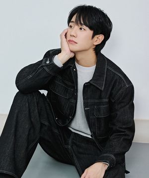 블랙 로우 데님 트러커