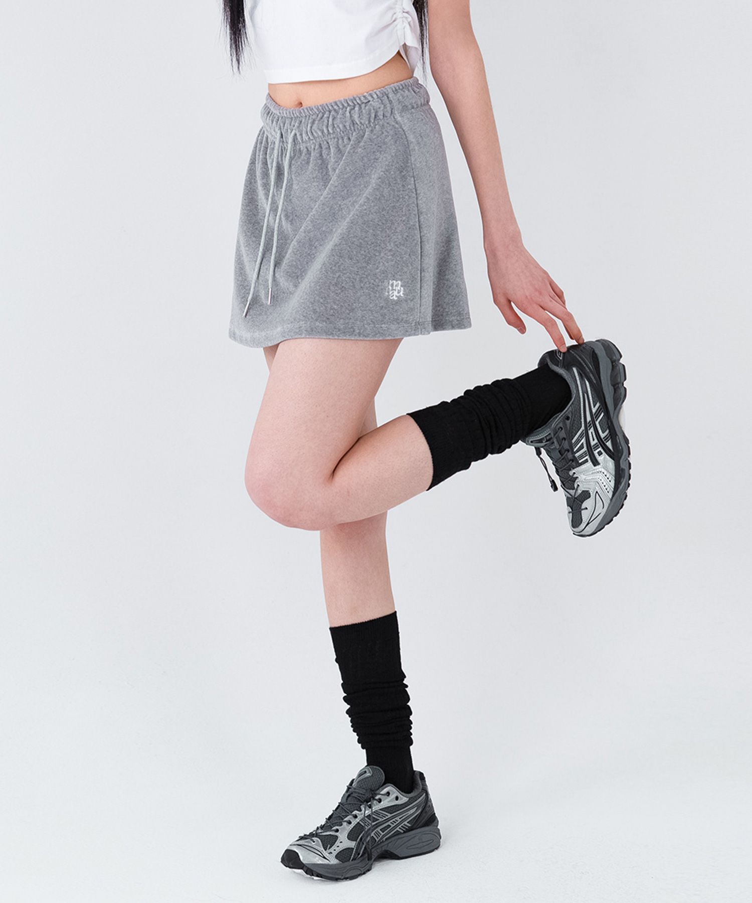 【muahmuah】24fw VELOUR TRAINING SKIRT MUSINSA | MUAHMUAH Velour Training Skirt [Gray]
