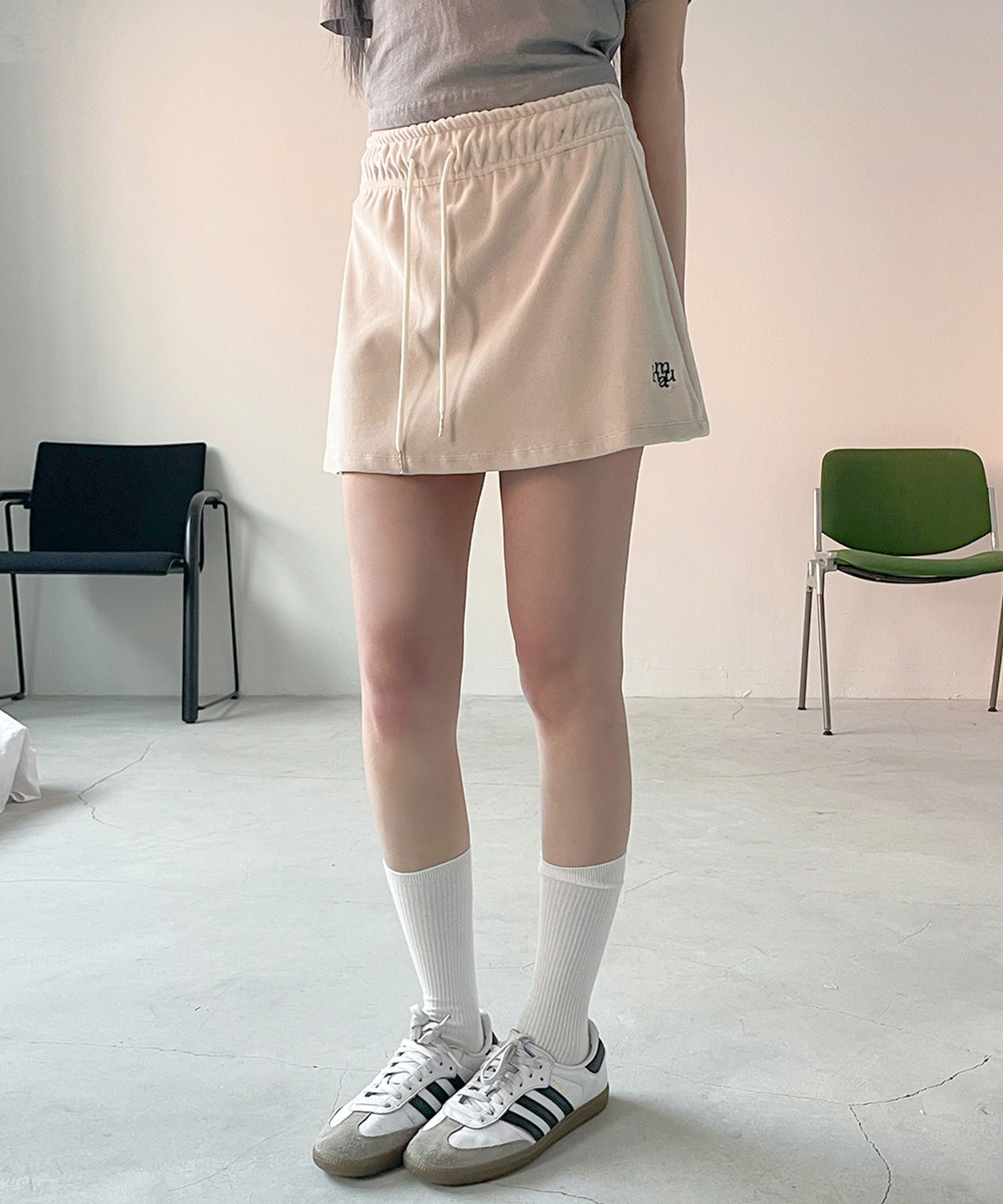 【muahmuah】24fw VELOUR TRAINING SKIRT MUSINSA | MUAHMUAH Velour Training Skirt [Black]