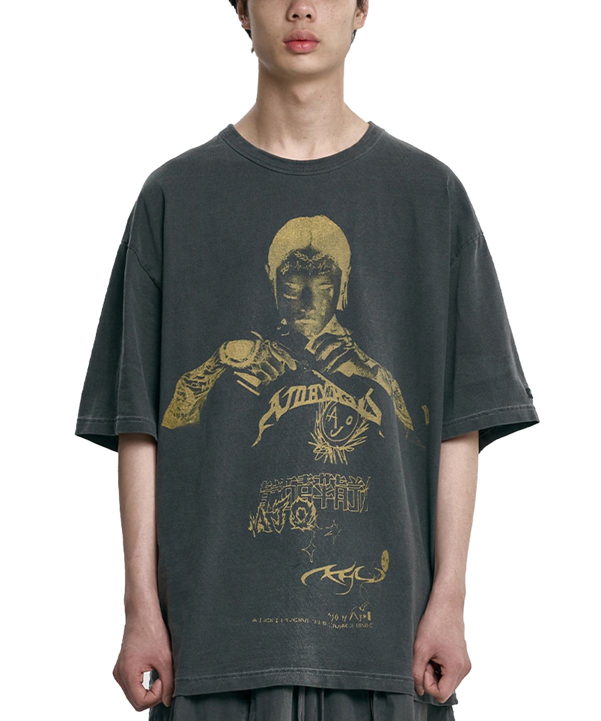 아조바이아조(AJOBYAJO) Pseudo Knight T-Shirt [CHARCOAL]