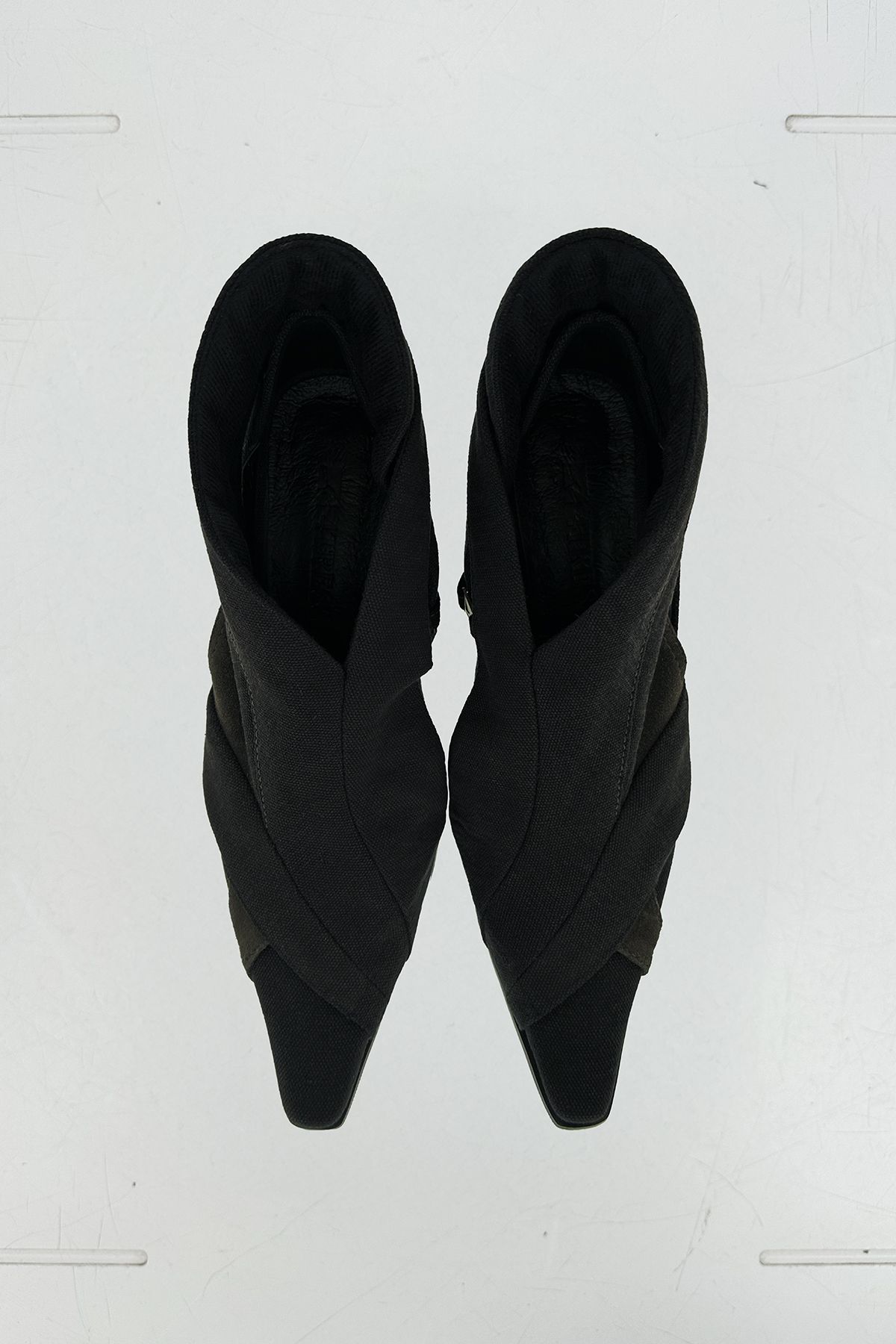 포트리스(4TRESS) PADDED LAYERING PUMPS 01 BLACK