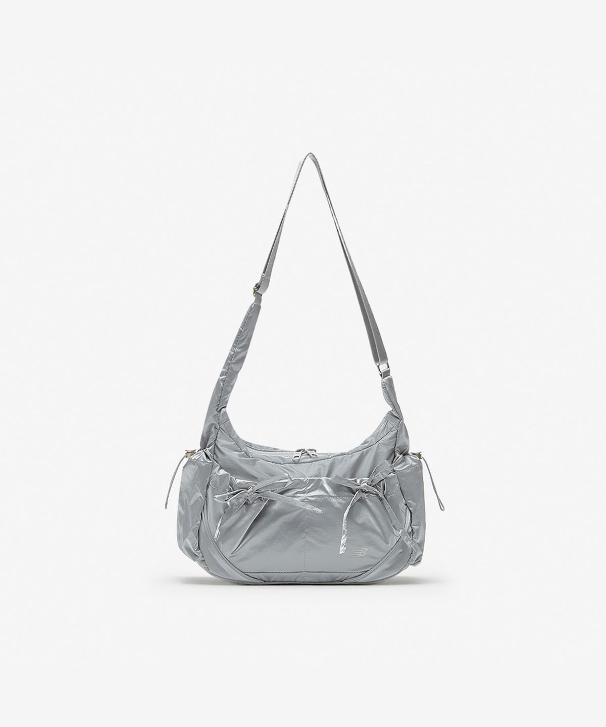 뉴발란스(NEW BALANCE) NBGCFFW111 / 글로시 리본 호보백 (SILVER)
