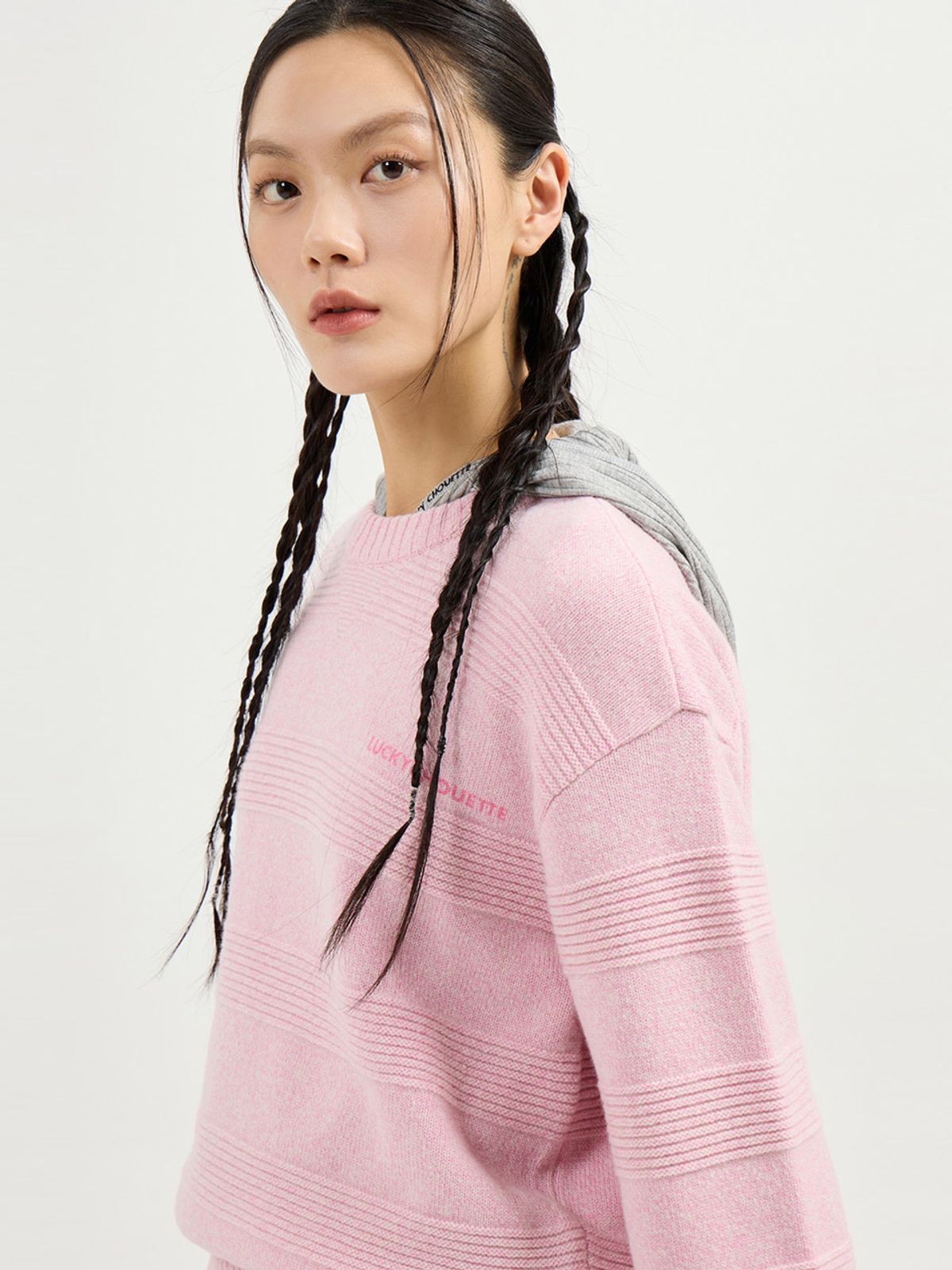 럭키슈에뜨(LUCKY CHOUETTE) Embroidered Point Rib Hooded T-shirt (melange grey) LFTAS25125GYM