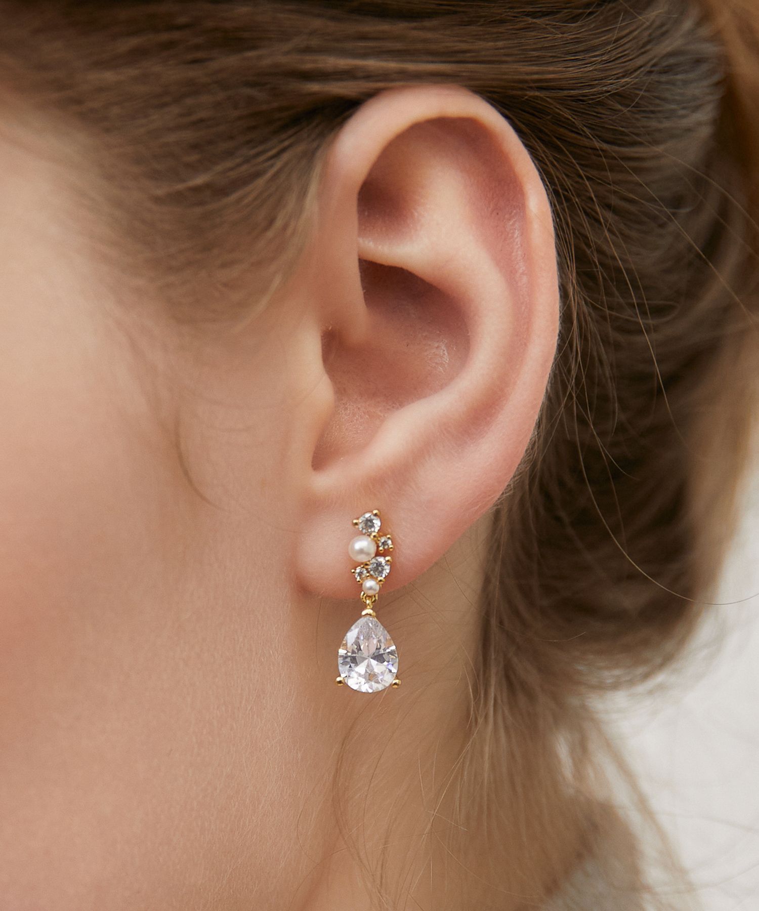 【TATIANA】Dewdrop Crystal Earring EC3146〜ピアス★韓国発 MUSINSA | TATIANA (Silver 925) Dewdrop Crystal Earrings EC3146