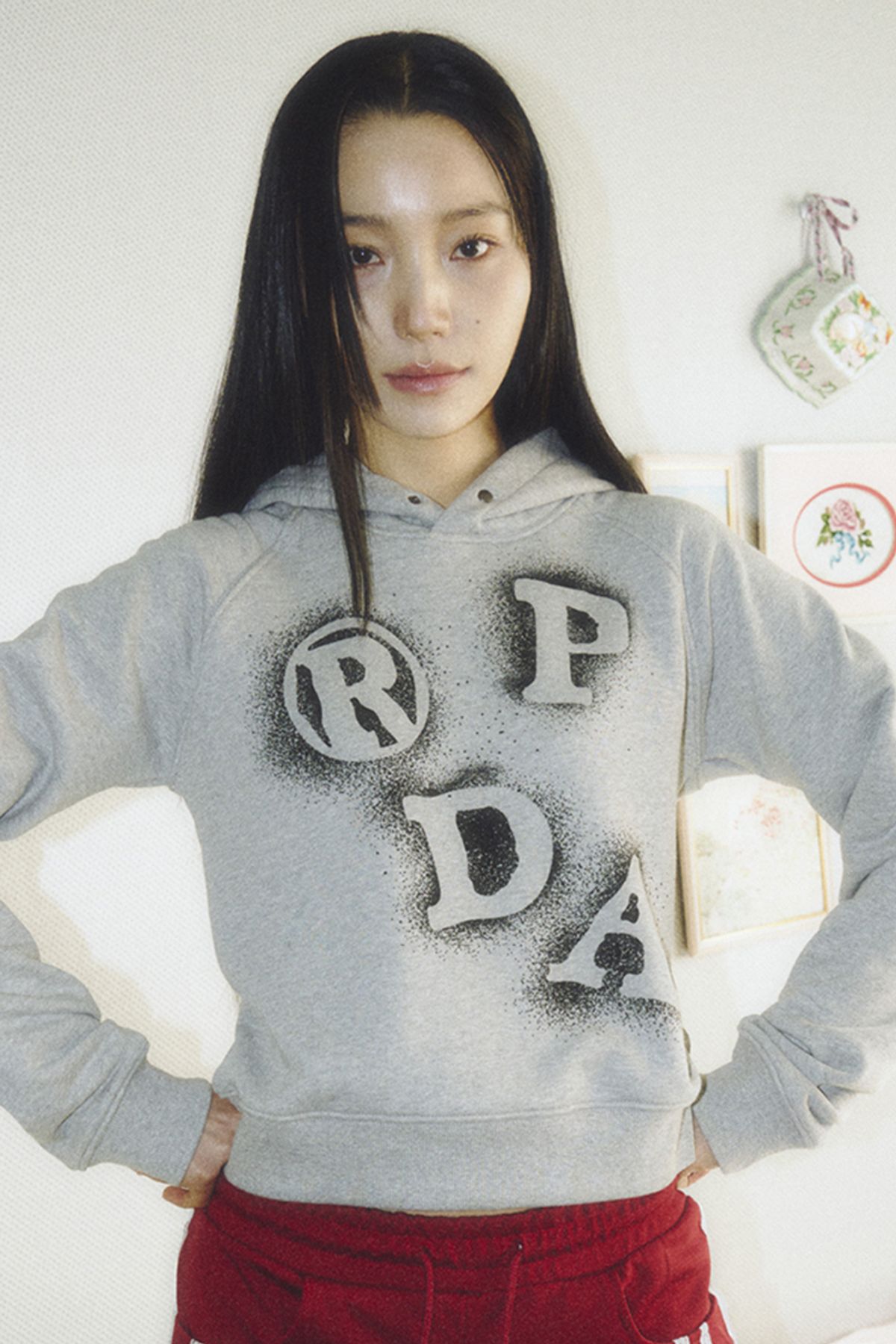 프렌다(PRENDA) PRDA BIG PATCH SPRAY HOODIE GRAY