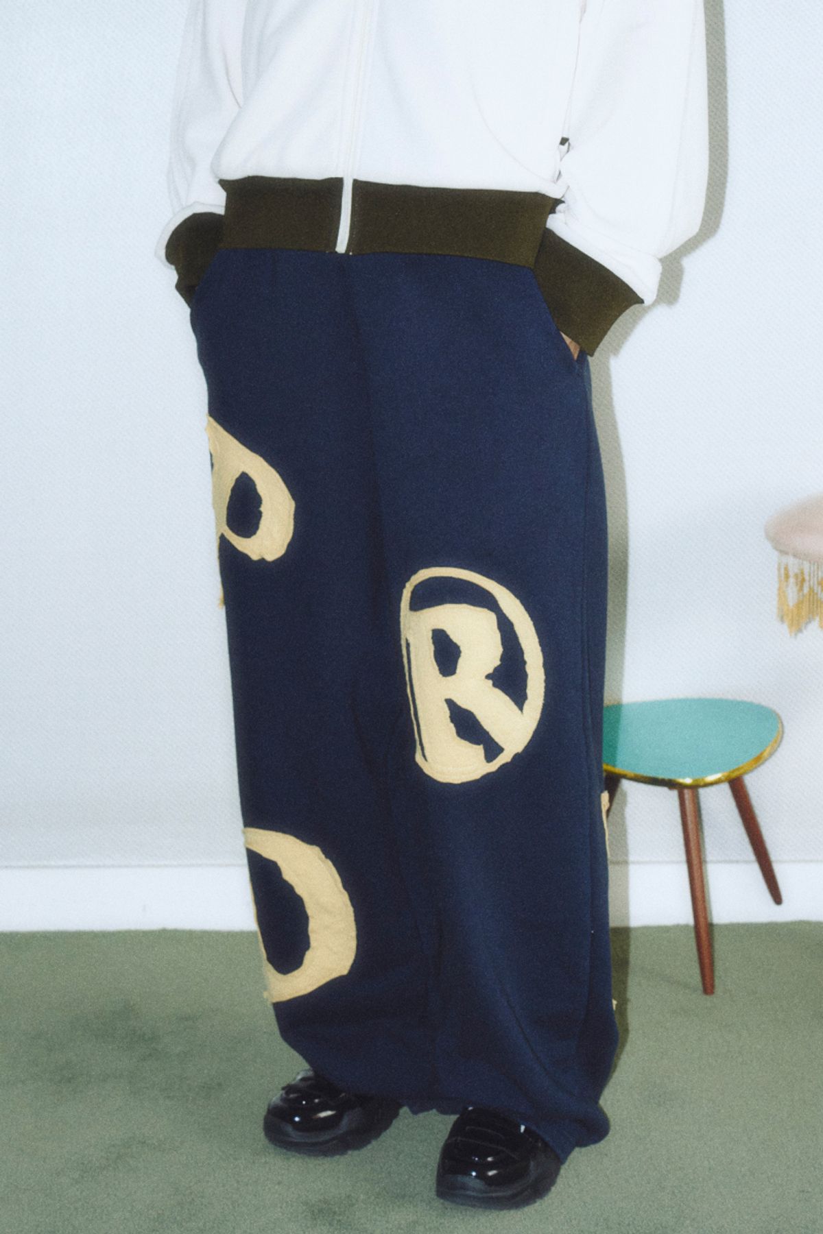 프렌다(PRENDA) PRDA BIG PATCH LOGO WIDE PANTS NAVY