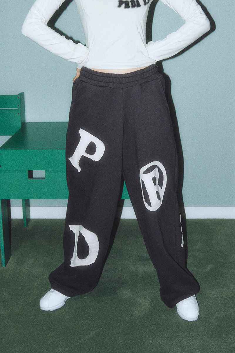 【PRENDA】PRDA BIG PATCH LOGO WIDE PANTS /追跡付 MUSINSA | PRENDA PRDA BIG PATCH LOGO WIDE PANTS NAVY