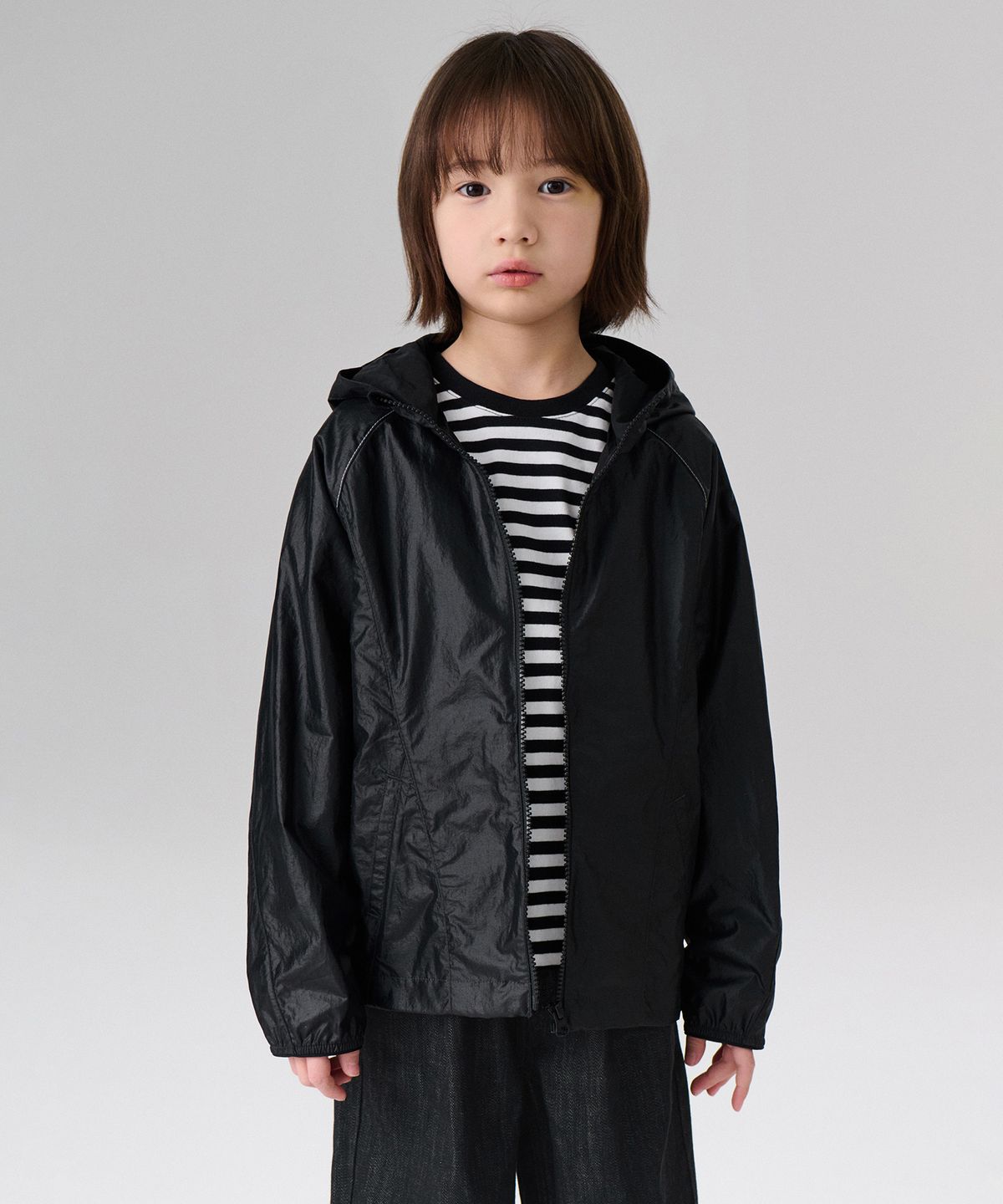 무신사 스탠다드 키즈(MUSINSA STANDARD KIDS) 글로시 윈드브레이커 재킷 [블랙]