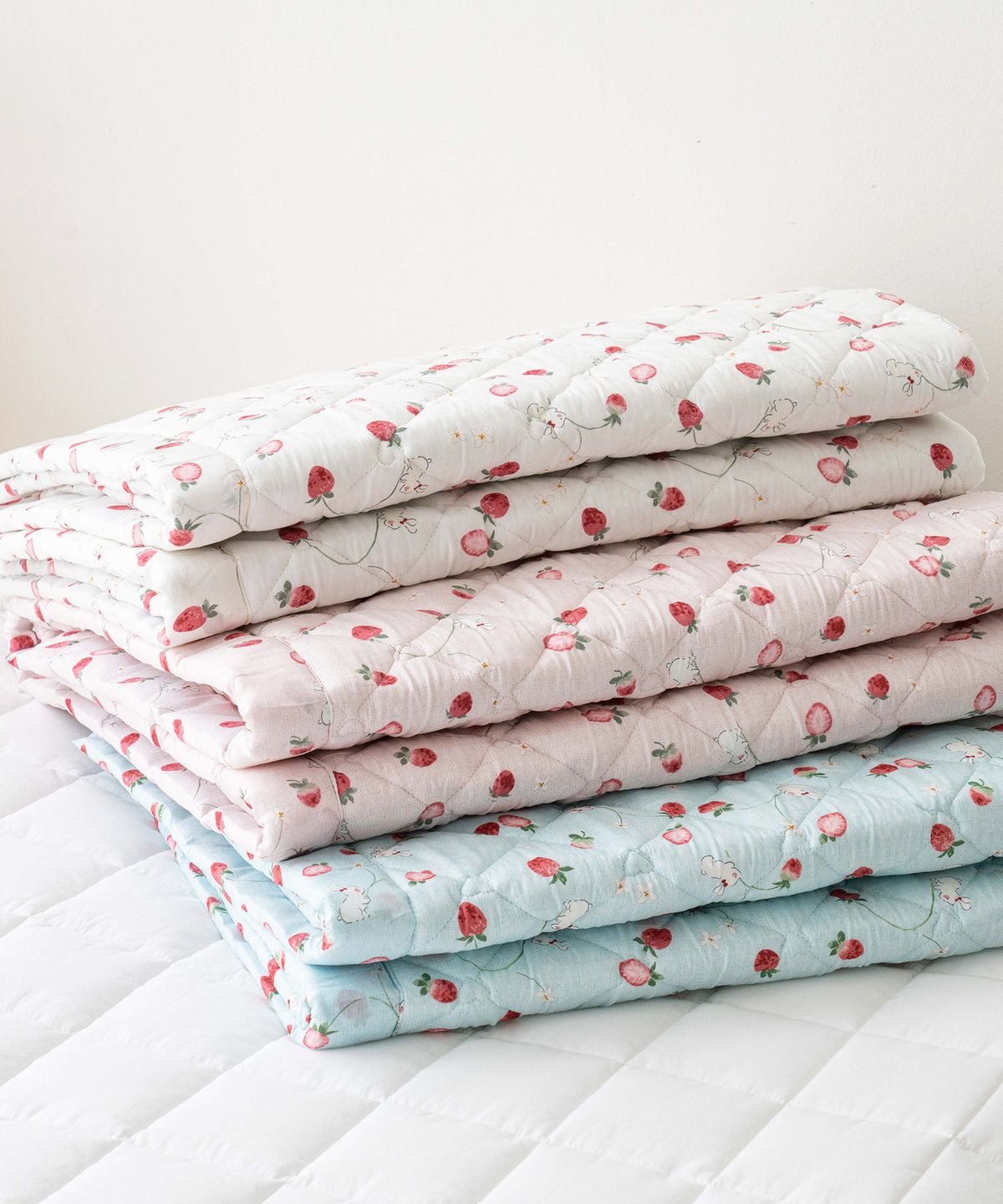 샤이닝홈(SHININGHOME) 아밍 딸기파우더 모달 간절기 고정밴드 침대패드 S/Q 2size 3컬러