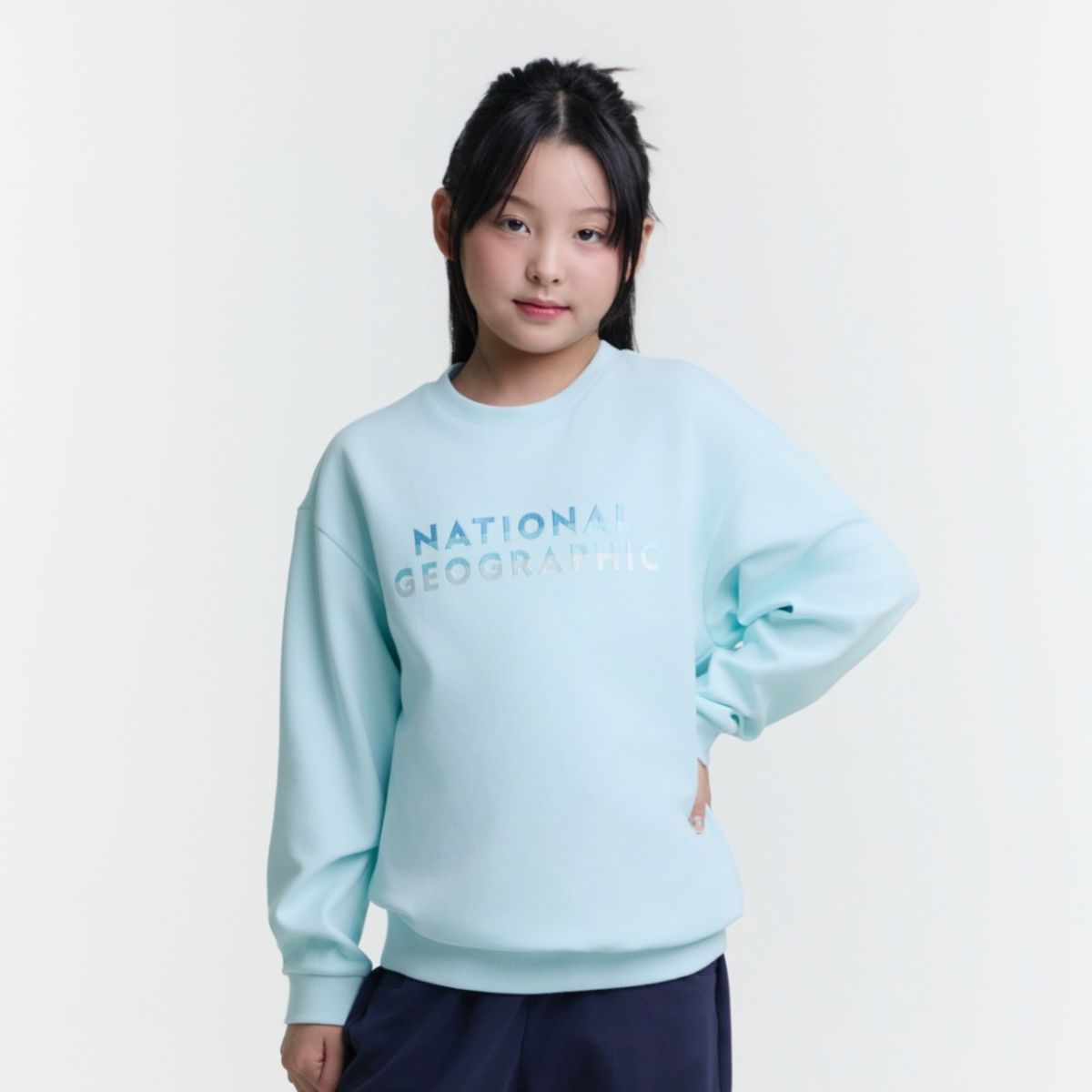 내셔널지오그래픽 키즈(NATIONAL GEOGRAPHIC KIDS) K251USW910 빅로고 맨투맨 AQUA