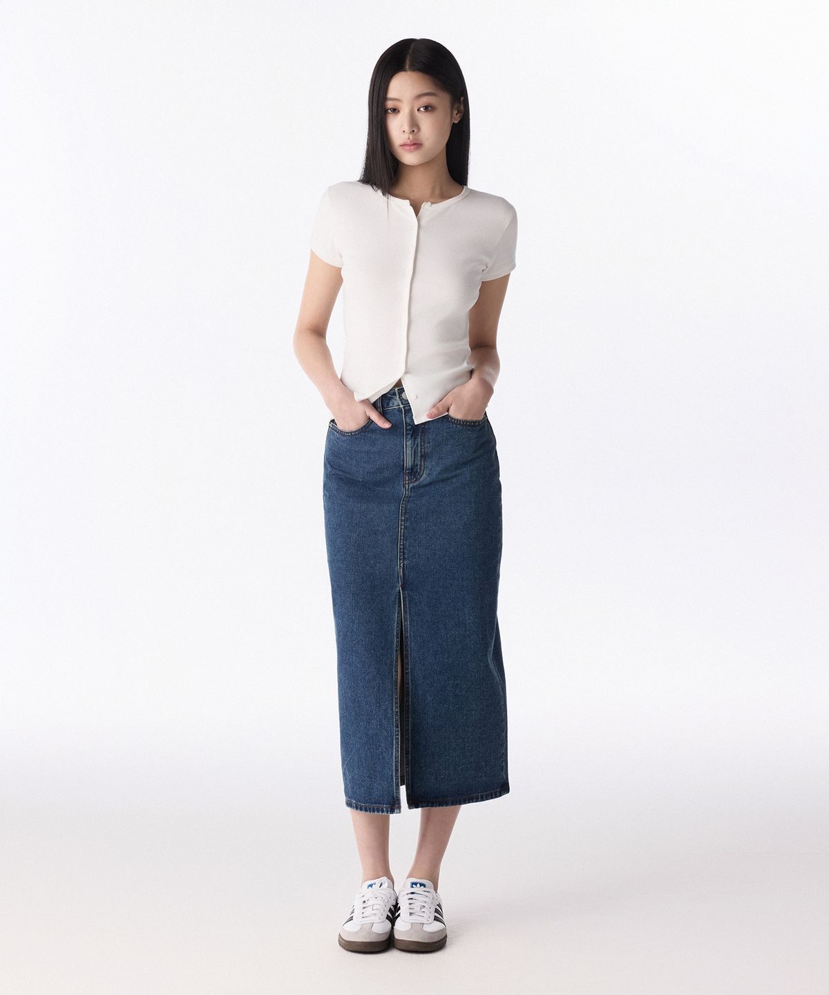 무신사 스탠다드 우먼(MUSINSA STANDARD WOMAN) 우먼즈 프론트 슬릿 데님 롱 스커트 [미디엄 인디고]
