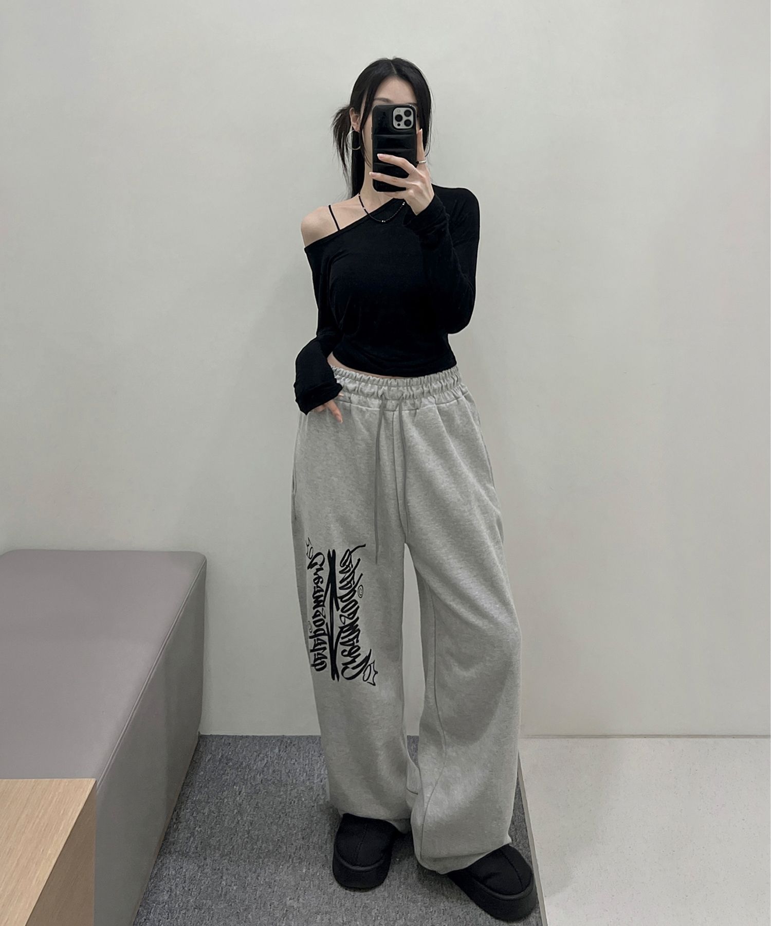 スウェットパンツ メランジグレー LE SSERAFIM チェウォン スウェットパンツ メランジグレー LE SSERAFIM チェウォン LE SSERAFIM