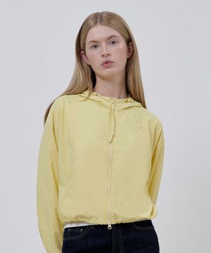 키르시 플레인 절개 우븐 윈드브레이커 [라이트 옐로우]