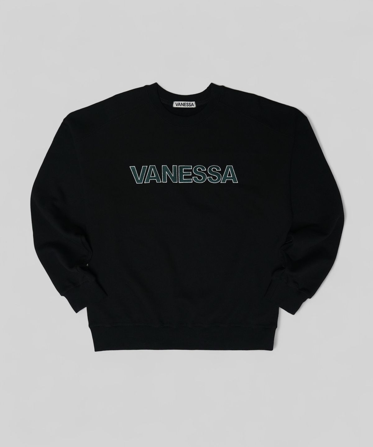 바네사(VANESSA) 820g VANESSA 로고 자수 맨투맨_블랙