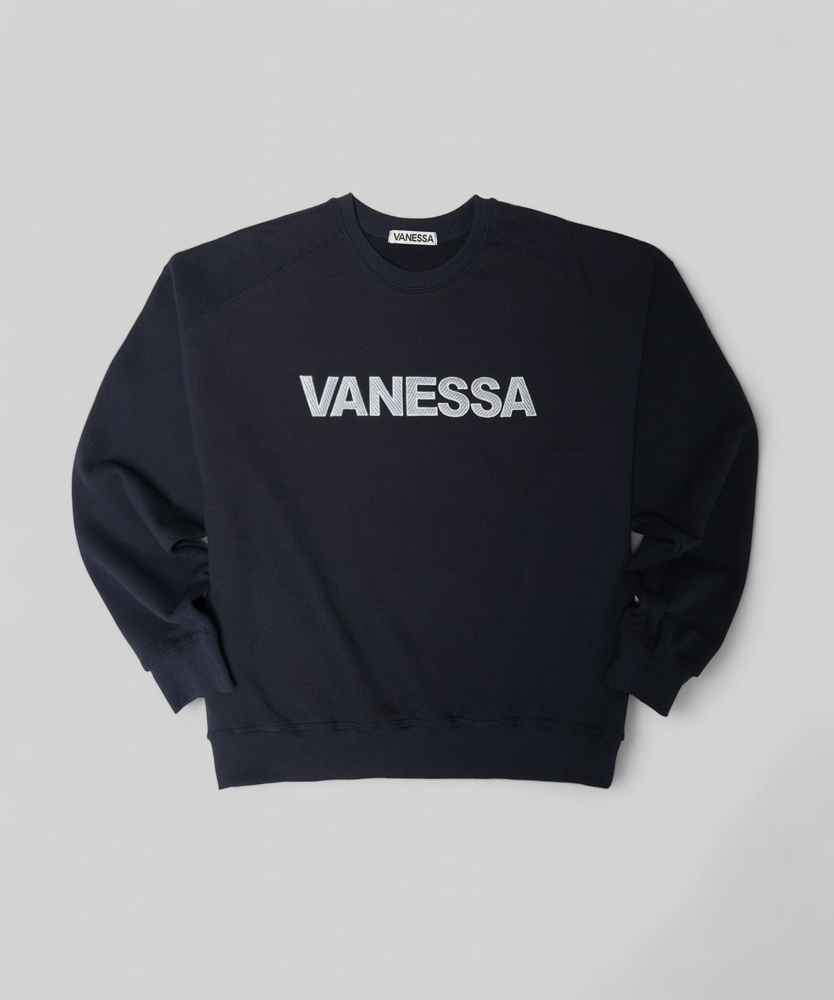 바네사(VANESSA) 820g VANESSA 로고 자수 맨투맨_네이비