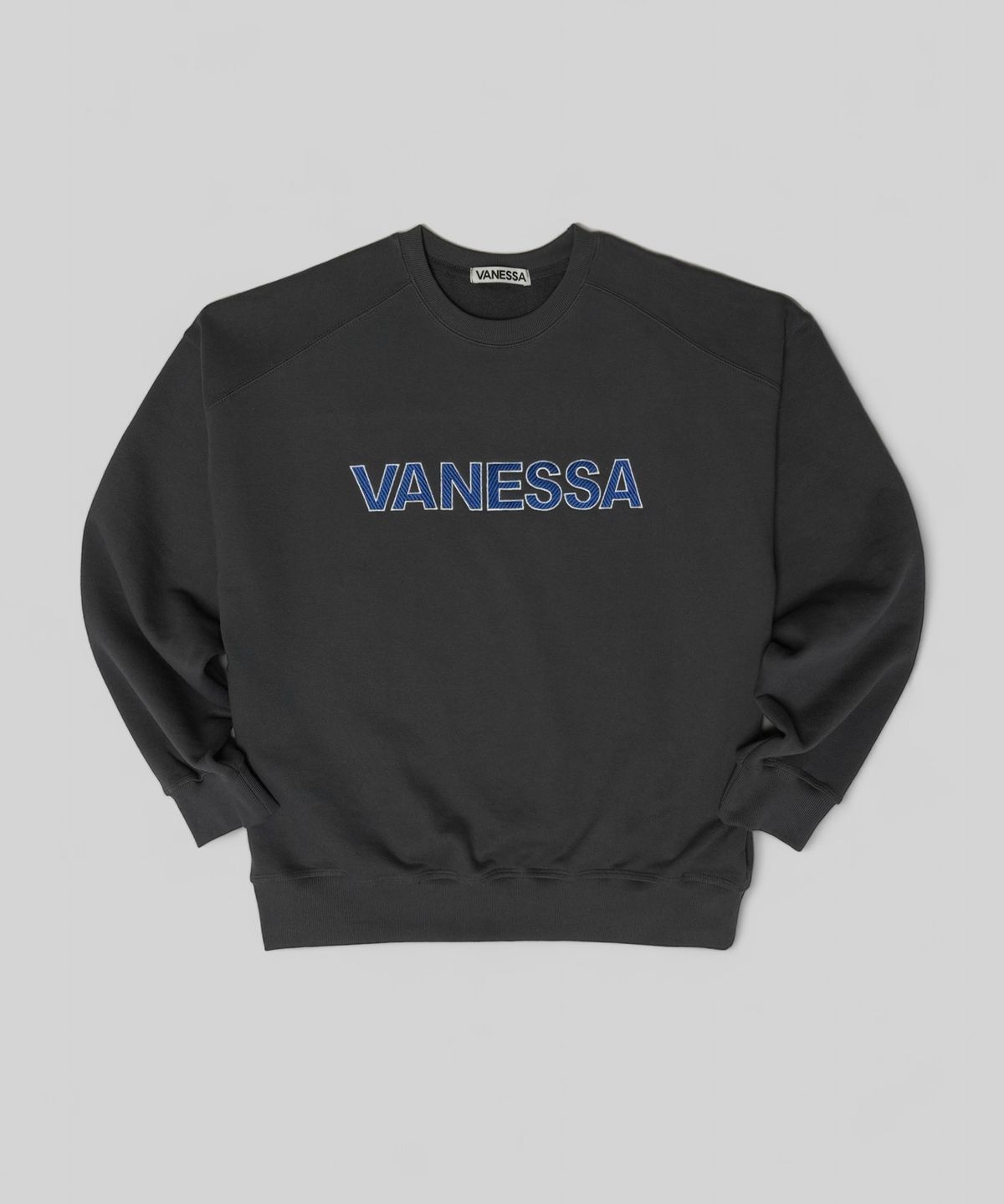바네사(VANESSA) 820g VANESSA 로고 자수 맨투맨_차콜