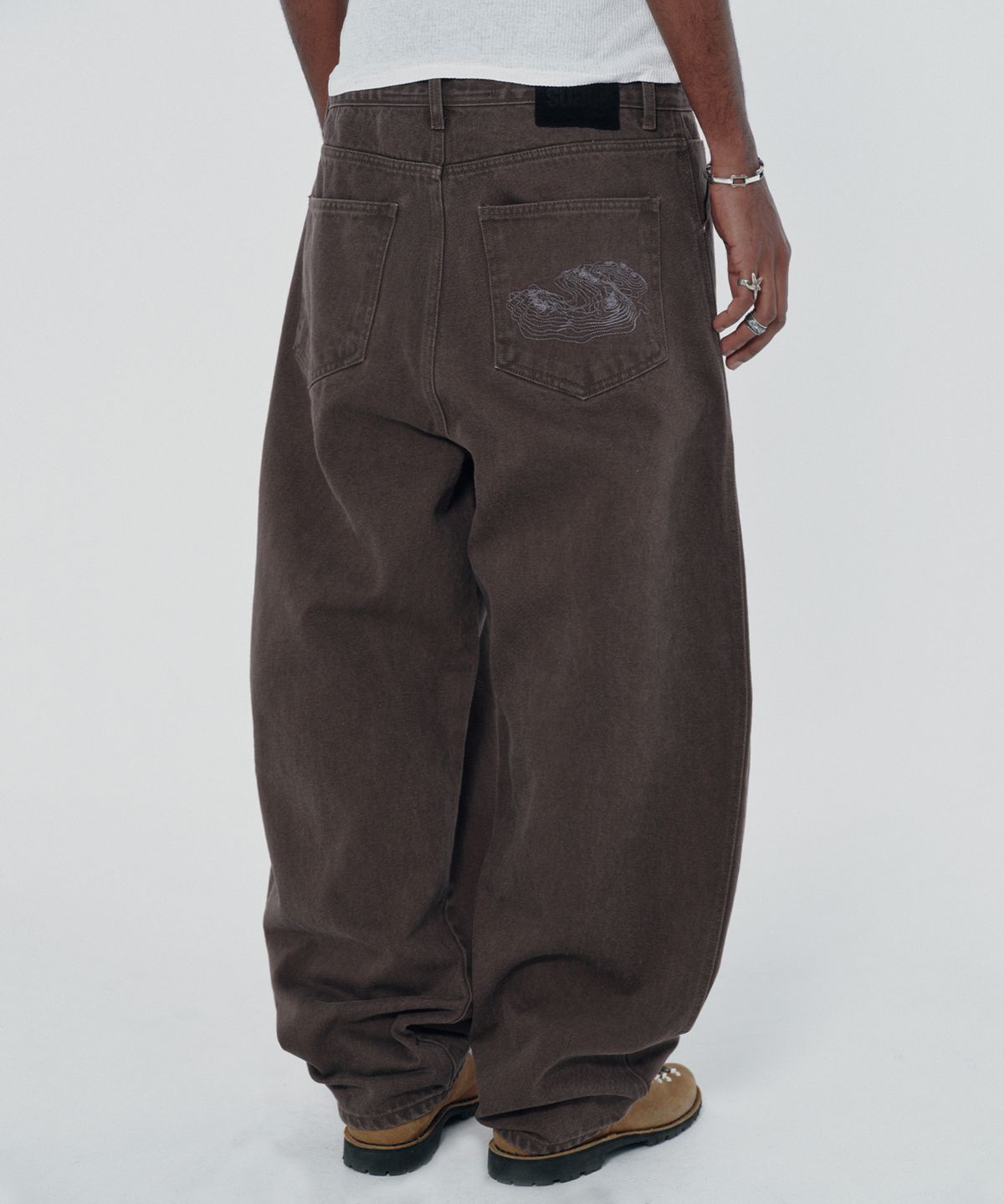 스웨이드(SUADE) CONTOUR POCKET DENIM [BROWN]