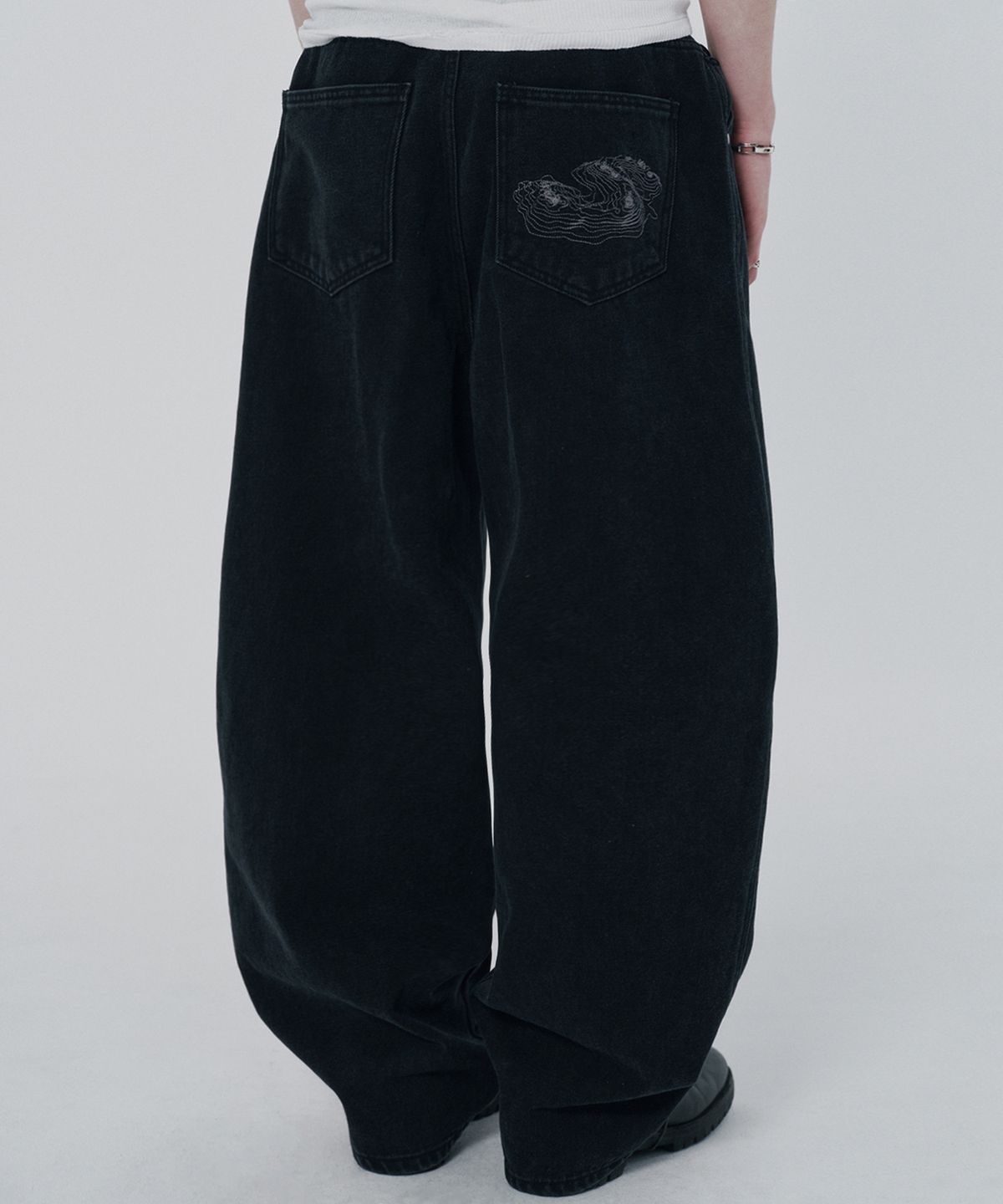 스웨이드(SUADE) CONTOUR POCKET DENIM [BLACK]