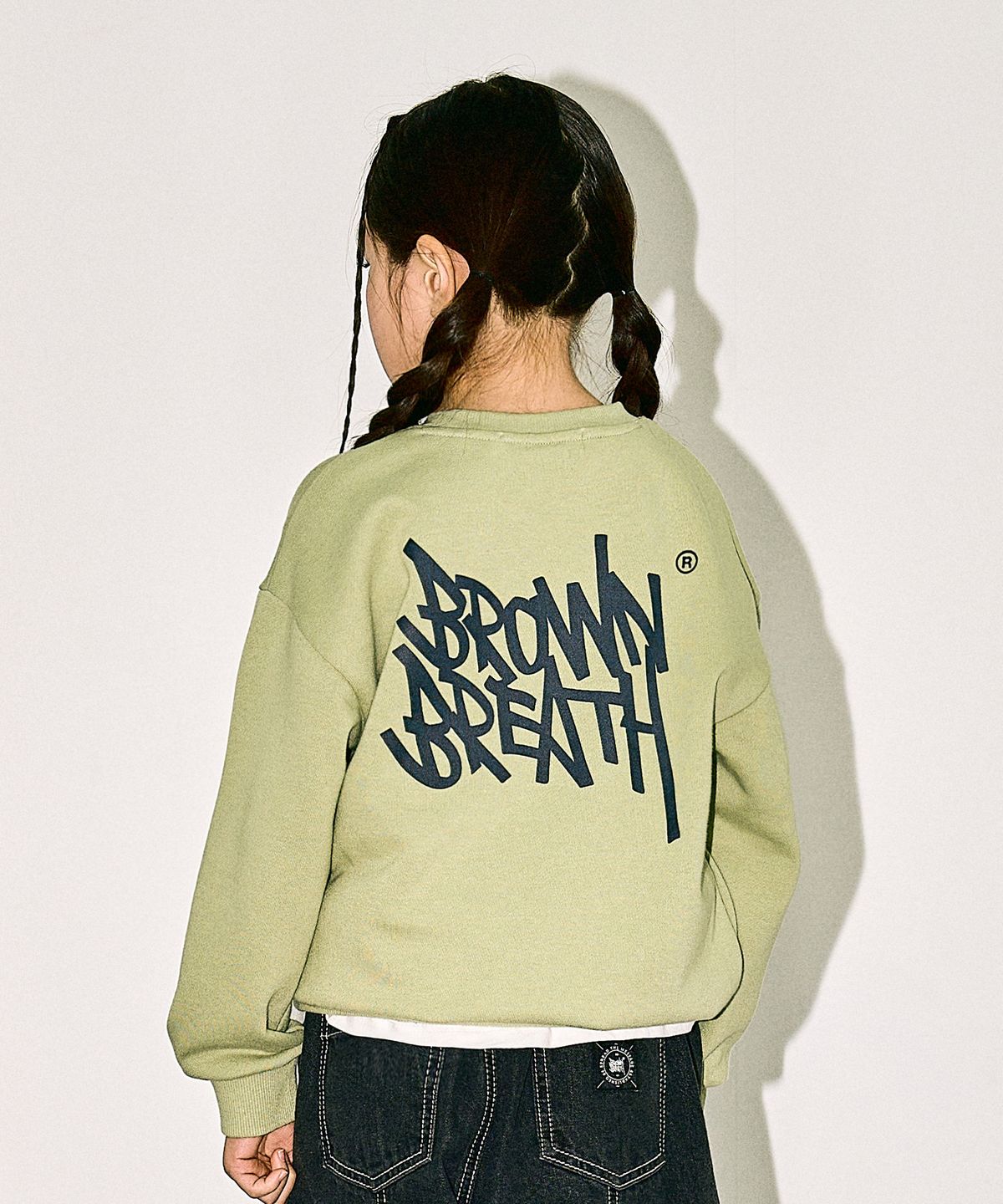 브라운브레스 키즈(BROWNBREATH KIDS) KIDS TAG CREWNECK - KHAKI