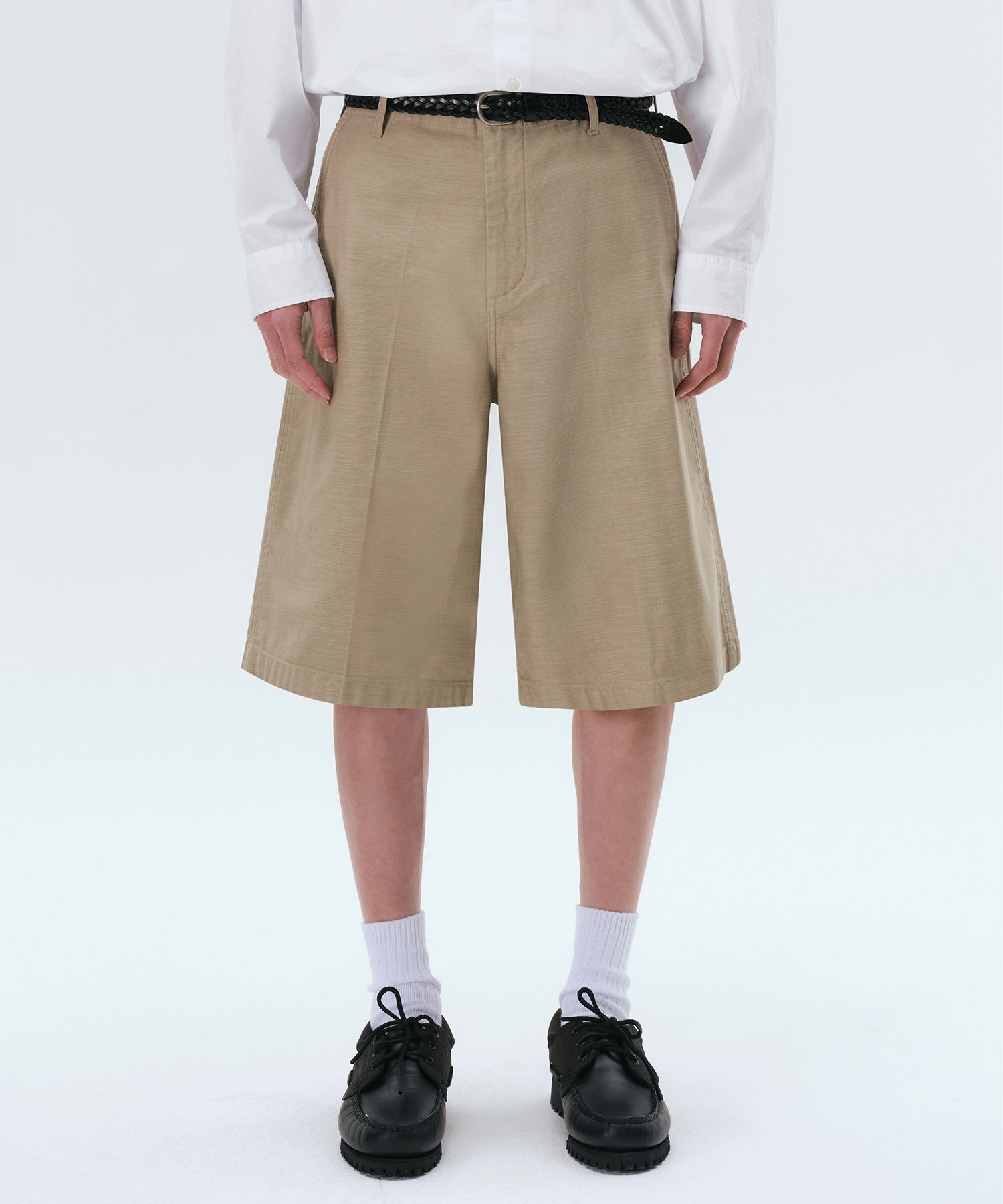 ★MUSINSA STANDARD★ White satin bermuda pants beige MMEPH31 MUSINSA | MUSINSA STANDARD White Satin Bermuda Pants [Beige]