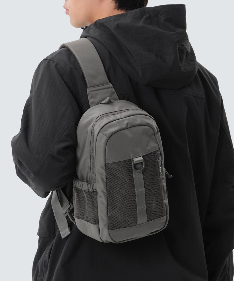 윈젤 슬링백 7L (S25SUFBG01) Dark Khaki