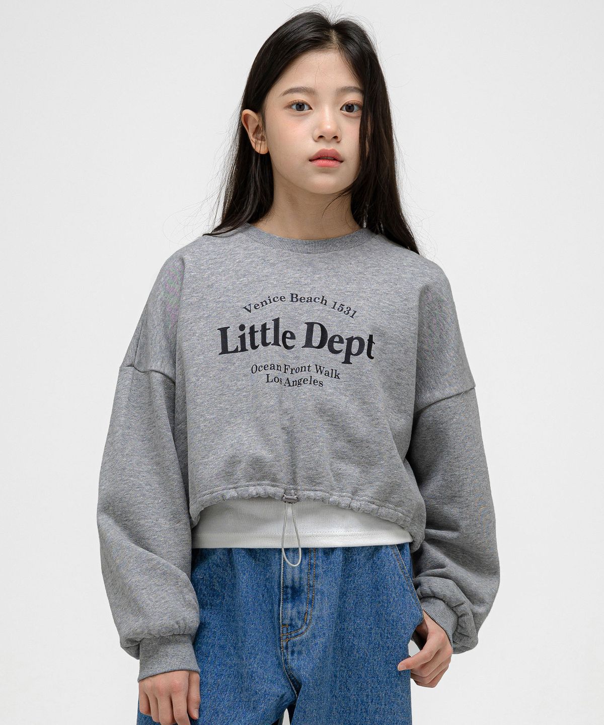 리틀뎁(LITTLE DEPT) 로고 포인트 크롭 맨투맨 Grey