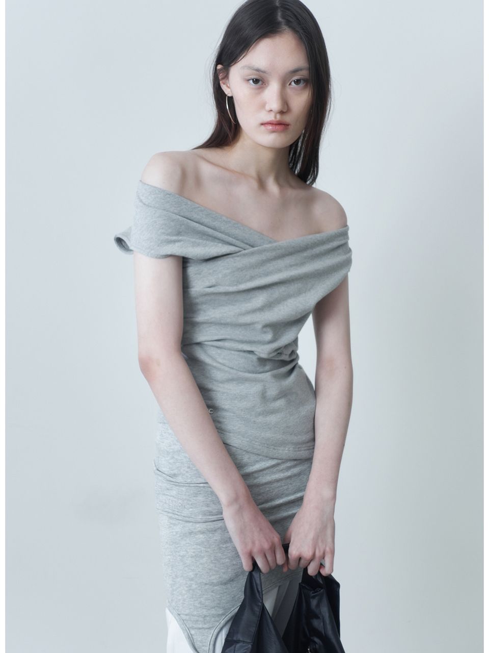 [CERRIC] DRAPE CROSS SLEEVELESS ☆送料込☆ MUSINSA | CERRIC DRAPE CROSS SLEEVELESS / BLACK