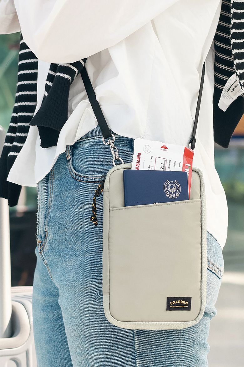 트래블러 올인원 패스포트 RFID 차단 스트랩 세트 여권 가방 올리브