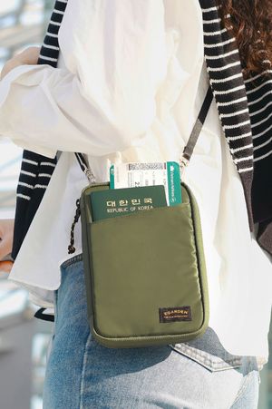 트래블러 올인원 패스포트 RFID 차단 스트랩 세트 여권 가방 카키