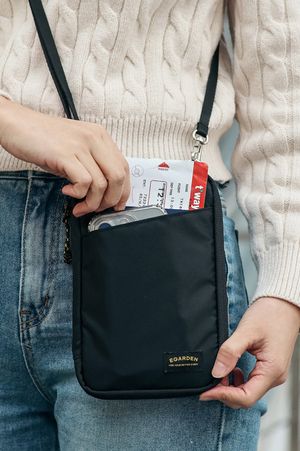 트래블러 올인원 패스포트 RFID 차단 스트랩 세트 여권 가방 블랙