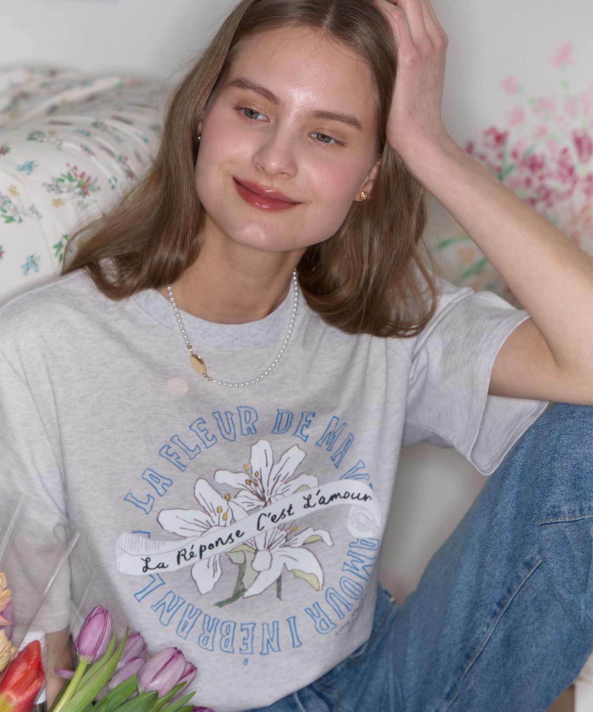 논로컬(NONLOCAL) [논로컬 X 이하여백] Lily Hand Drawing T-shirt - Light Grey