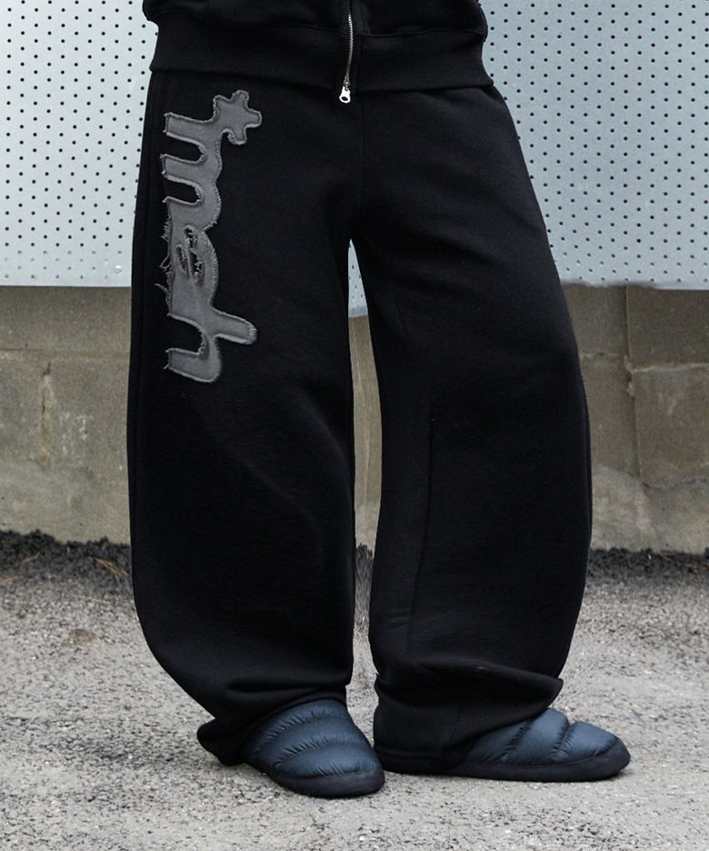 mah CUT OFF APPLIQUE SWEATPANT BLACK(MG2FSMPA01A)