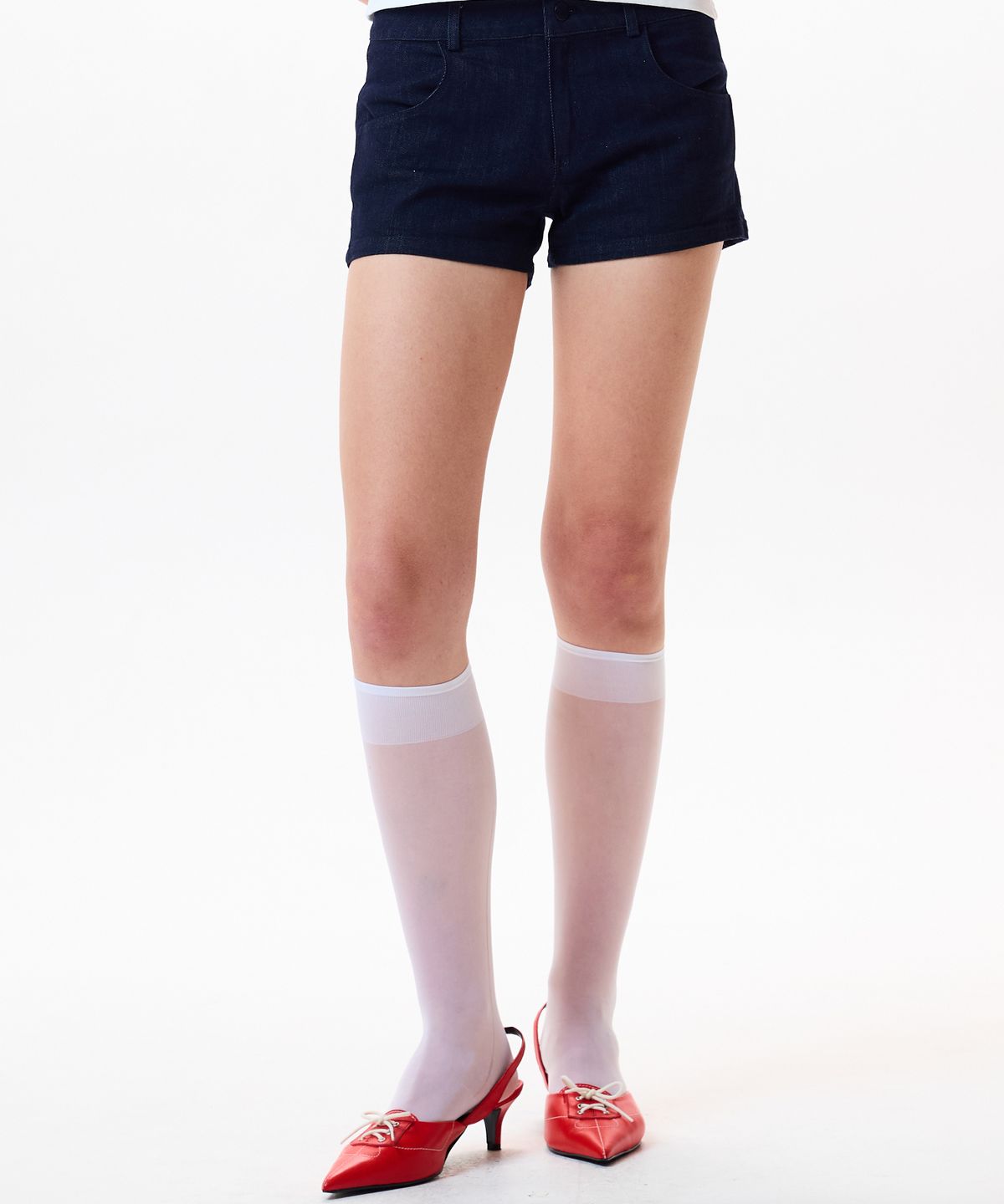 러브이즈트루(LUVISTRUE) IM DENIM STAR PATCH SHORTS(NAVY)