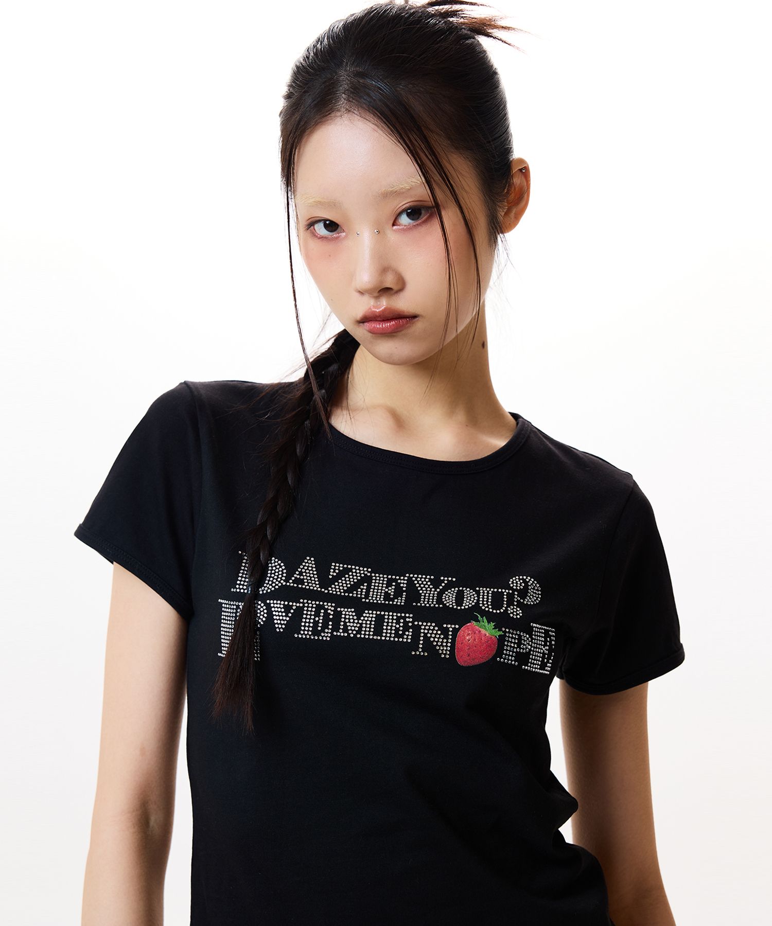 ★LUVISTRUE★IM STRAWBERRY LETTERING TEE(BLACK)★正規品/人気 MUSINSA公式 | LUV IS TRUE IM STRAWBERRY LETTERING TEE(BLACK)