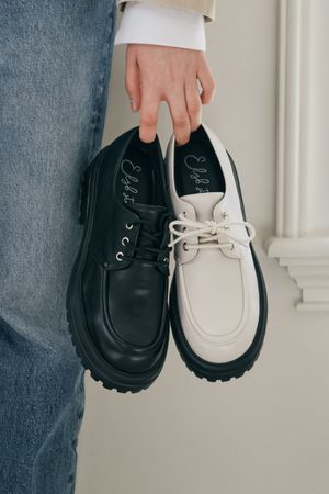 클래식 레이스업 플랫폼 키높이 통굽 로퍼 EBAL157133