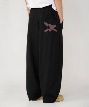 원턱 백 포인트 패치 스웨트 팬츠 [블랙]