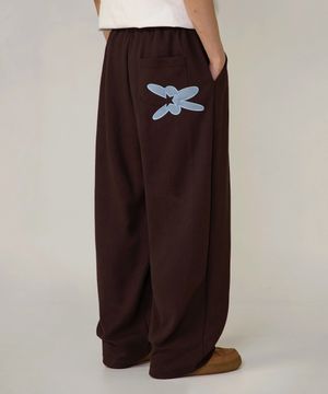 원턱 백 포인트 패치 스웨트 팬츠 [브라운]
