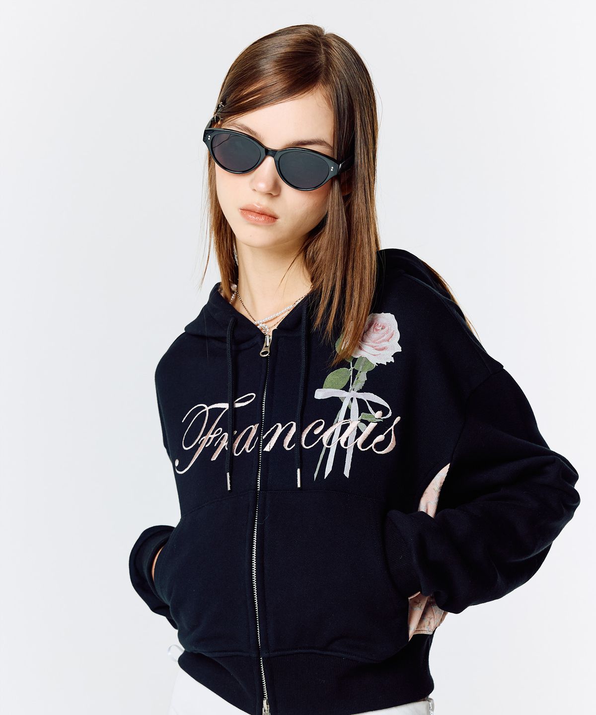 라티젠(LARTIGENT) L15 ROSE CROP HOOD ZIP-UP(BLACK)