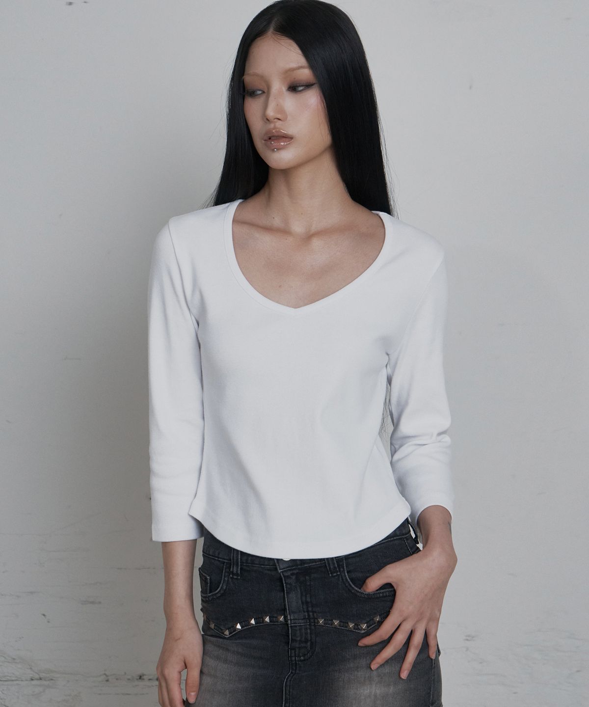 큐리티(CURETTY) C 90S LINE V-NECK T-SHIRT_WHITE
