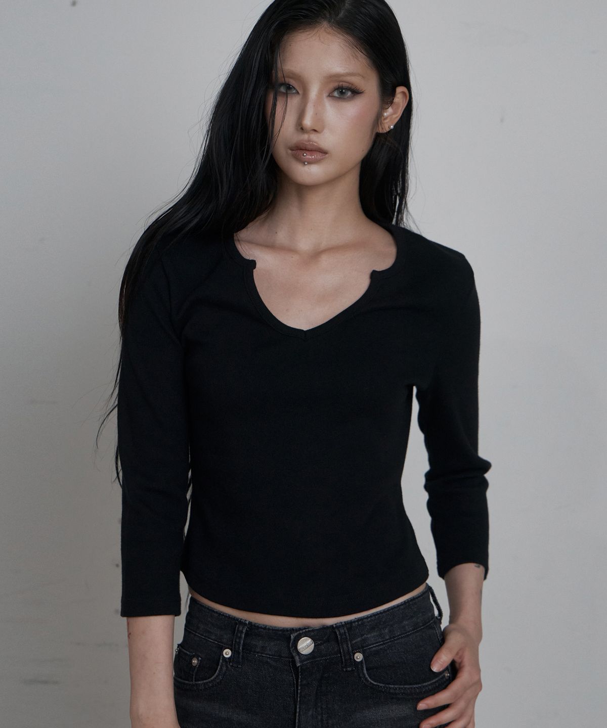 큐리티(CURETTY) C 90S LINE SLIT NECK T-SHIRT_BLACK