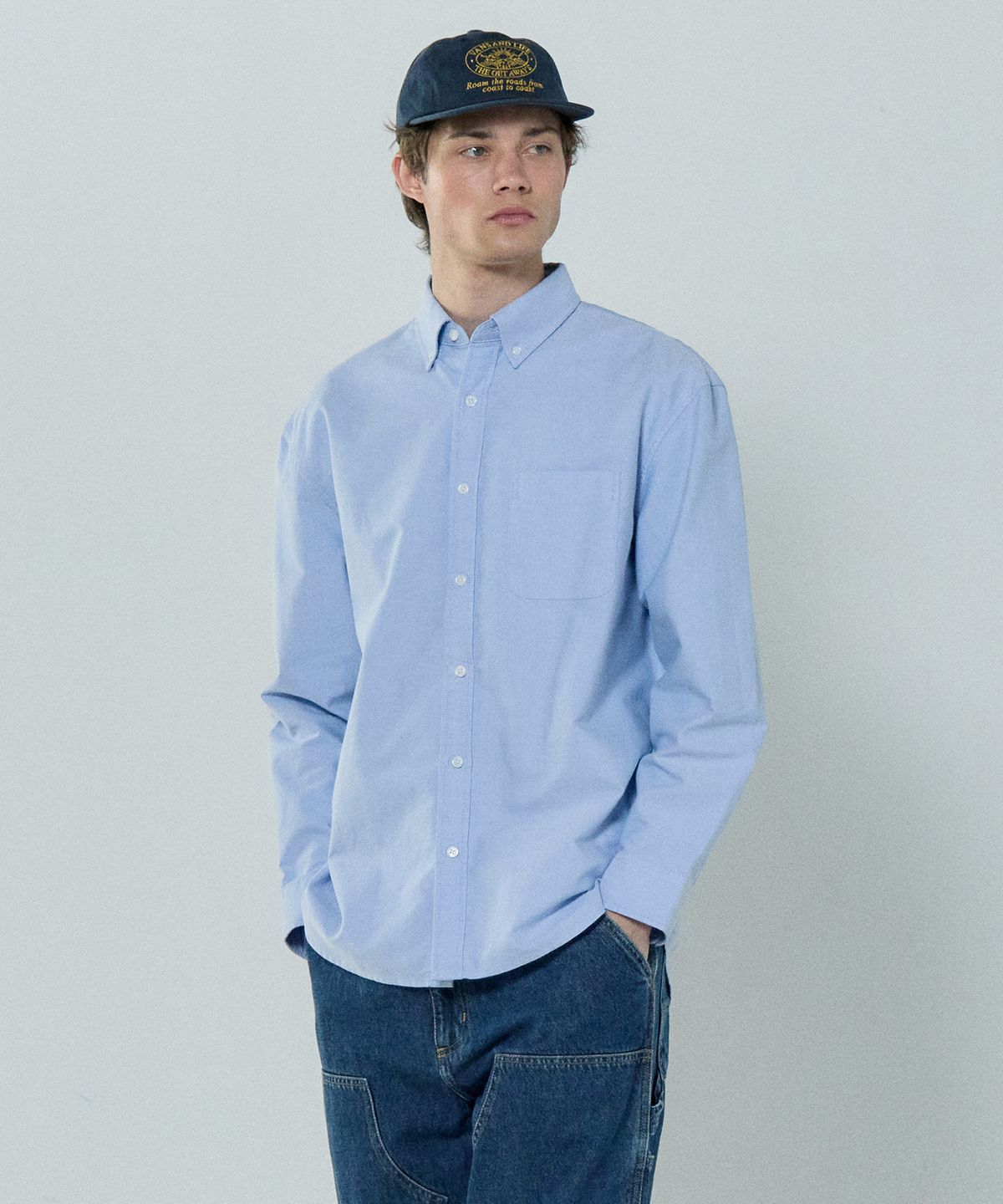 베이직하우스(BASIC HOUSE) 옥스포드 세미오버핏 긴팔셔츠 스카이블루 LZWS0101