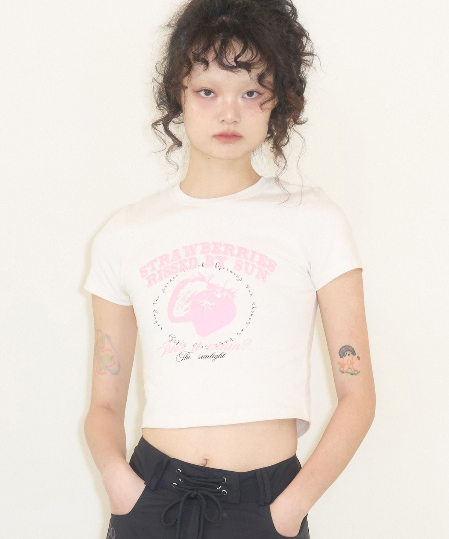 ★ILLIGO★ Strawberry Fitted T-Shirt Cream MUSINSA | ILLIGO Strawberry Fitted T-shirt Cream